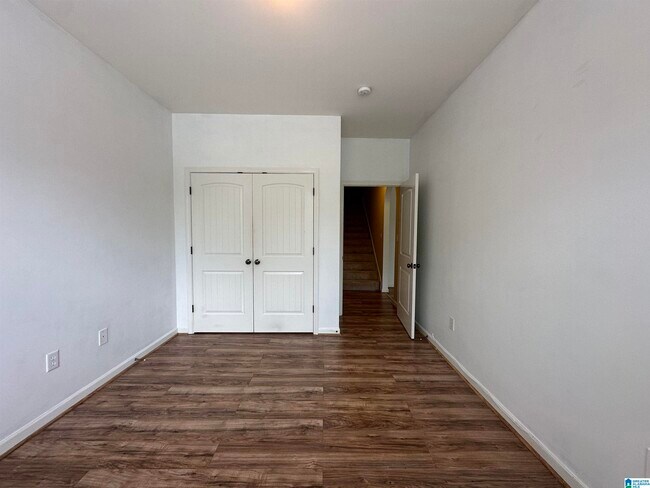 Building Photo - 1033 Ashwood Dr