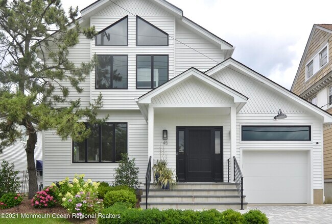 Primary Photo - 45 Seaview Ave