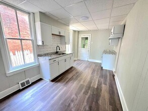 Building Photo - Large 2 bedroom House for Rent