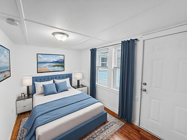 Building Photo - 230 King St