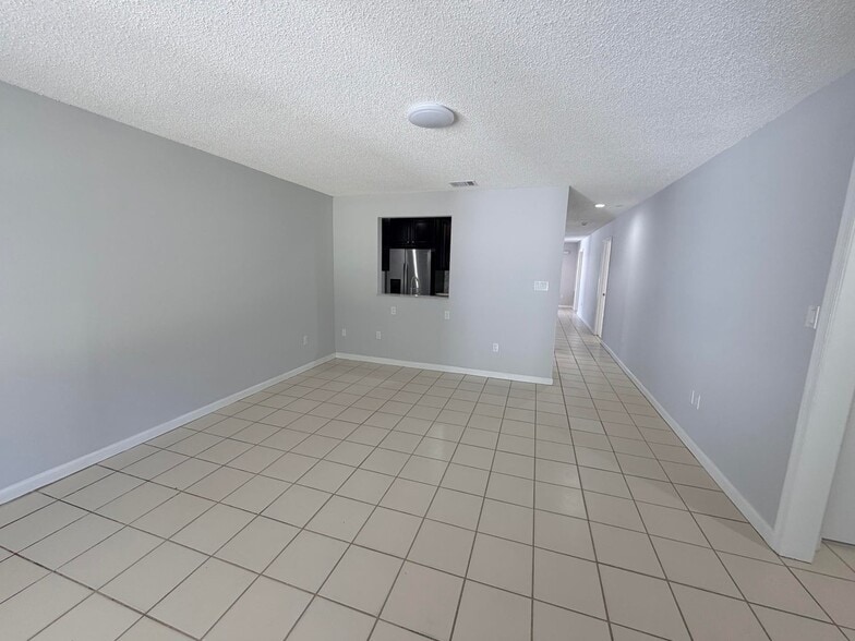 Building Photo - 182 Sparrow Dr