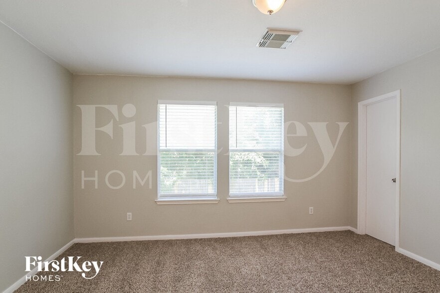 Building Photo - 1910 Emerald Pathway Dr