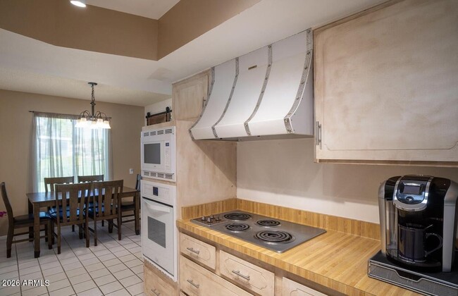 Building Photo - 17453 N 106th Ave