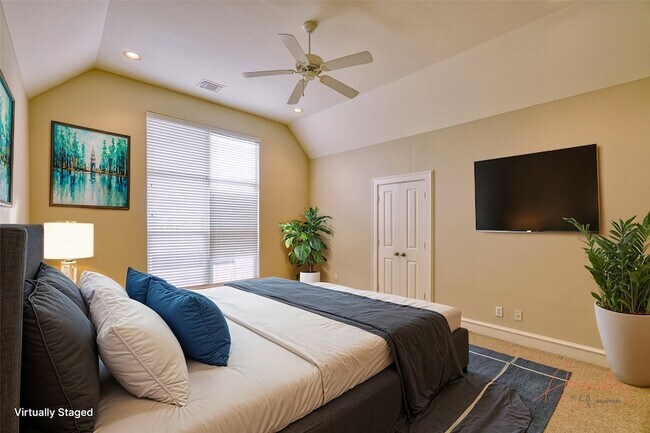 Building Photo - 906 Fowler St