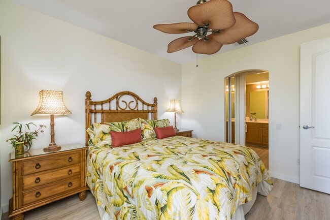 Building Photo - Furnished 2 Bedroom Condo in Town!