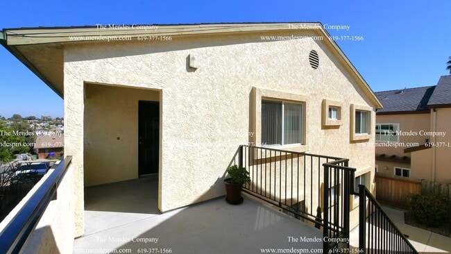 Building Photo - Upgraded 2 BDR / 2 BTH Unit in North Park ...