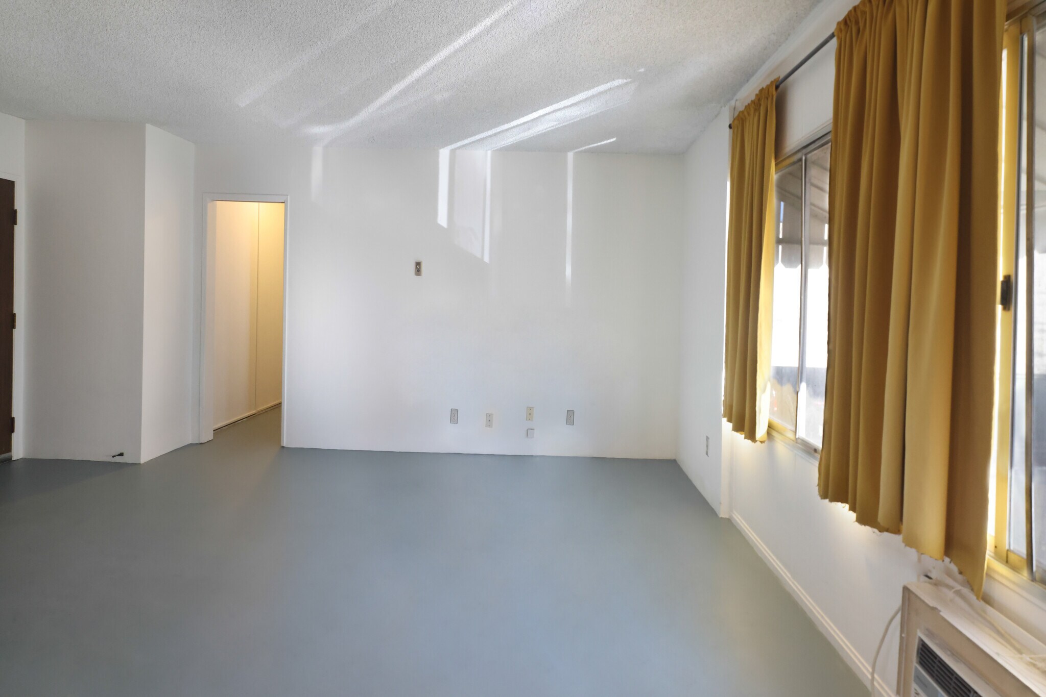 Building Photo - 250 Linden Ave