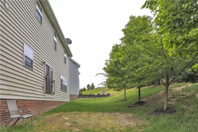 Building Photo - 207 Eddie Lewis Dr