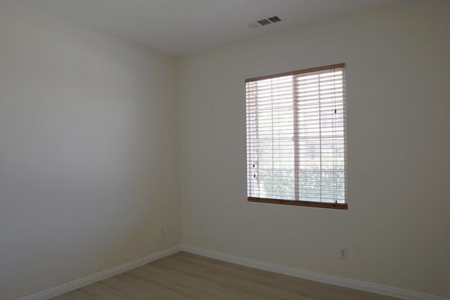Building Photo - 84030 Colibri Ct