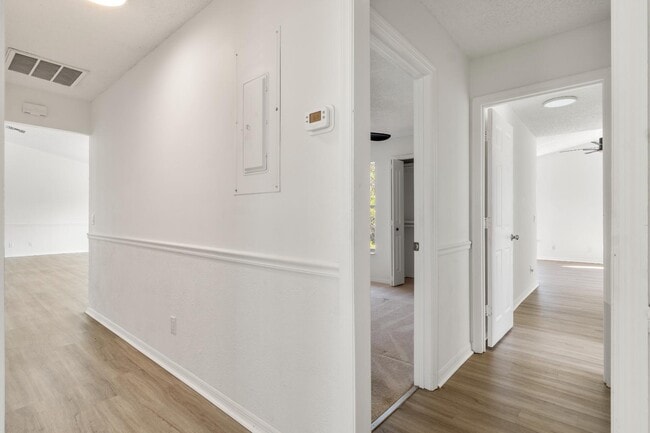 Building Photo - 1816 14th Ave SW