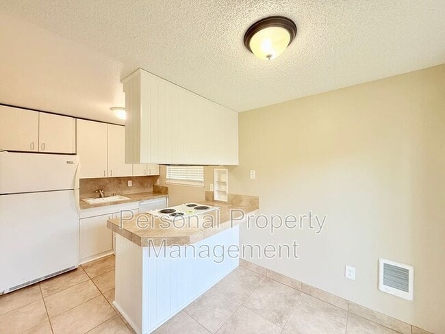 Building Photo - 906 Z St