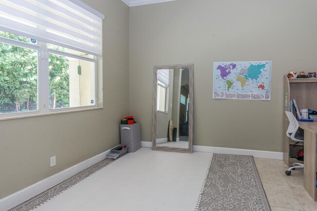 Building Photo - 4655 Cadiz Cir