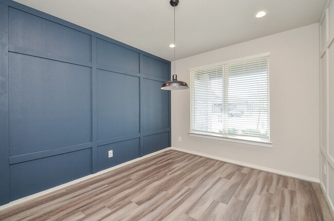 Building Photo - 28402 Eli Eagle St