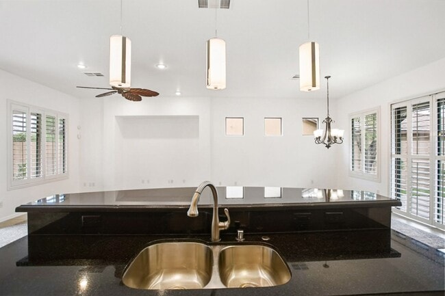 Building Photo - Anthem Country Club Beauty w/ Casita