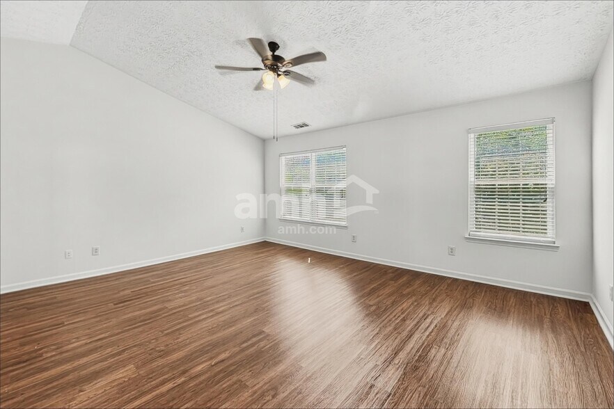 Building Photo - 1394 Ivey Pointe Dr SE