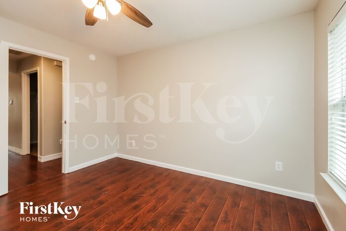 Building Photo - 5018 Creekbridge Ct
