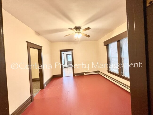 Building Photo - 3 bedroom apartment near Campus, Park St (...