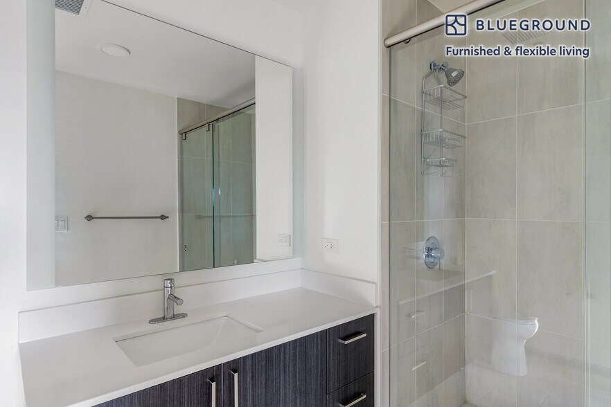 Building Photo - 343 W Schiller St