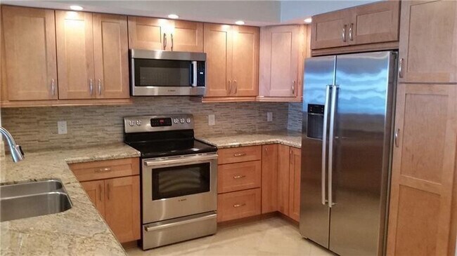 Building Photo - 3900 Galt Ocean Dr