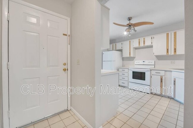 Building Photo - 251 Orange Grove Dr