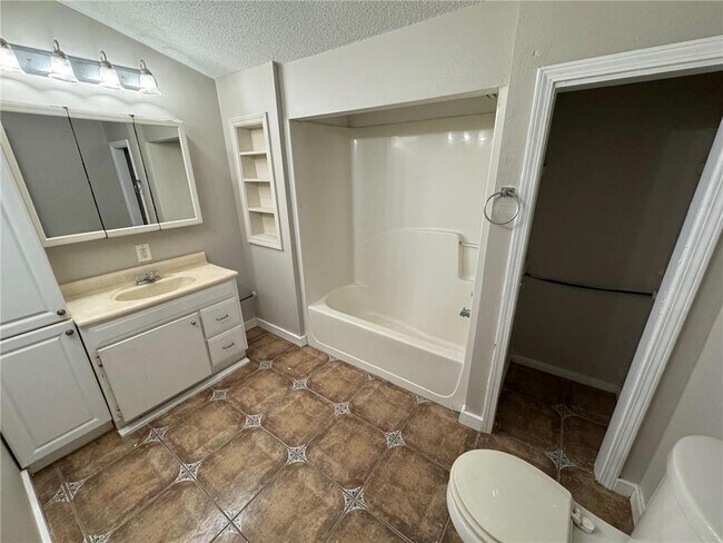 Building Photo - 3801 Del Monte Ct