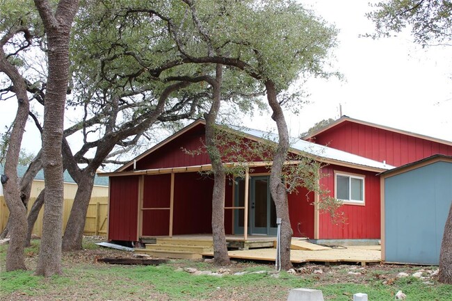 Building Photo - 200 Cedar Hollow