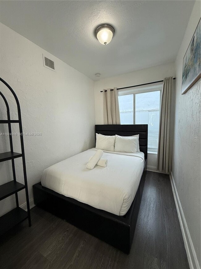 Building Photo - 1536 Jefferson Ave