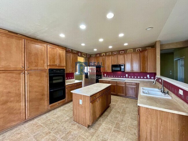 Building Photo - 9835 Nucla St