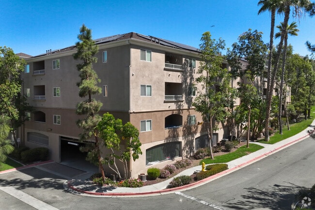 7647-7683 Mission Gorge Rd - Rancho Mission Trails