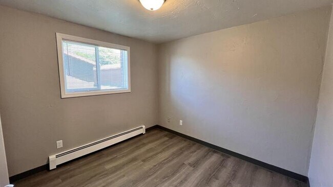 Building Photo - 2752 Humboldt Rd