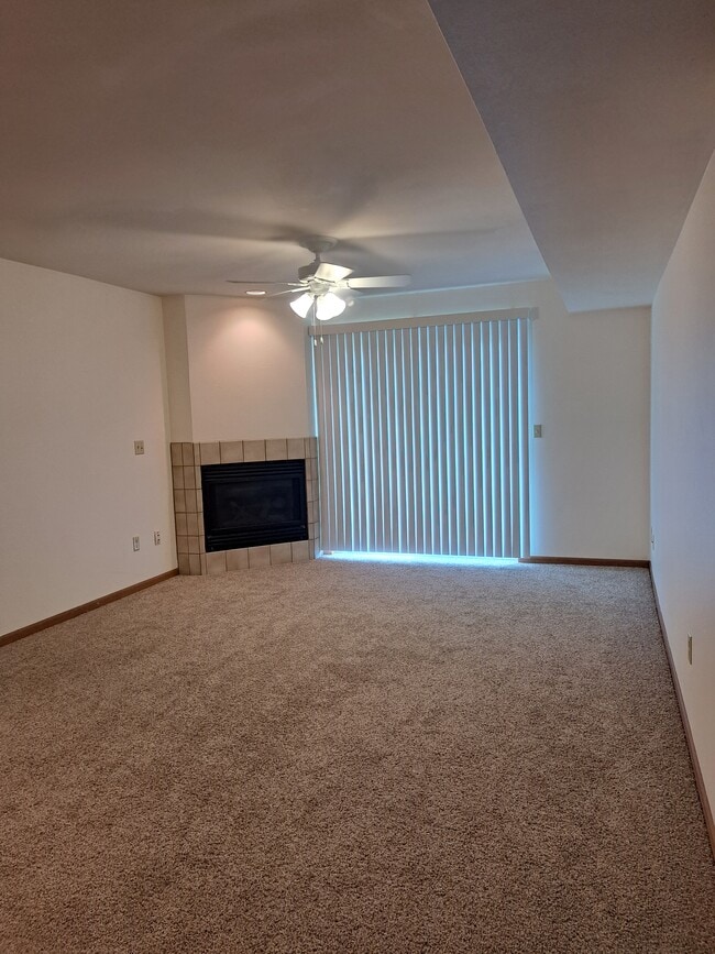 Building Photo - 586 Athletic Way