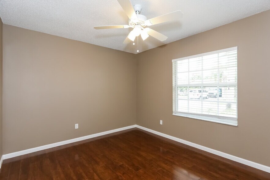 Building Photo - 16580 SW 145th Ct