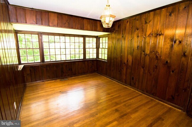 Building Photo - 6638 Holland St