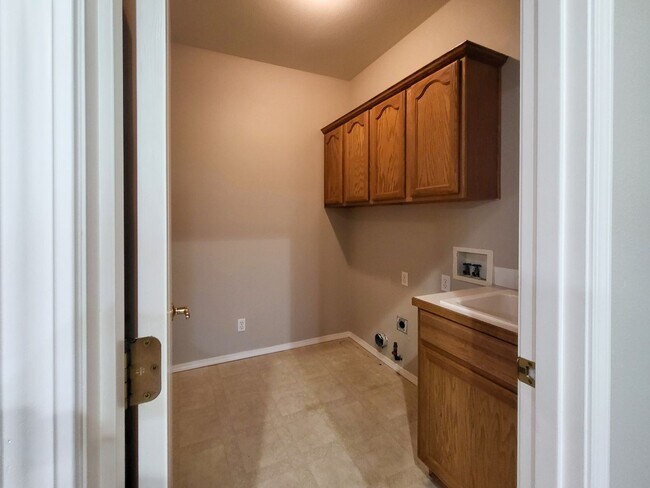 Building Photo - 2345 Mule Deer Ct NW