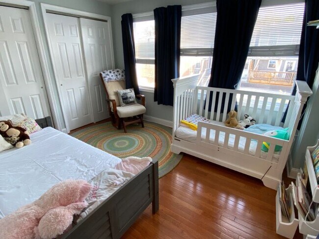 Building Photo - 1523 Isherwood St NE