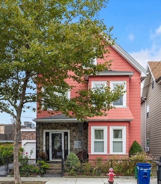 Building Photo - 329 Washington St