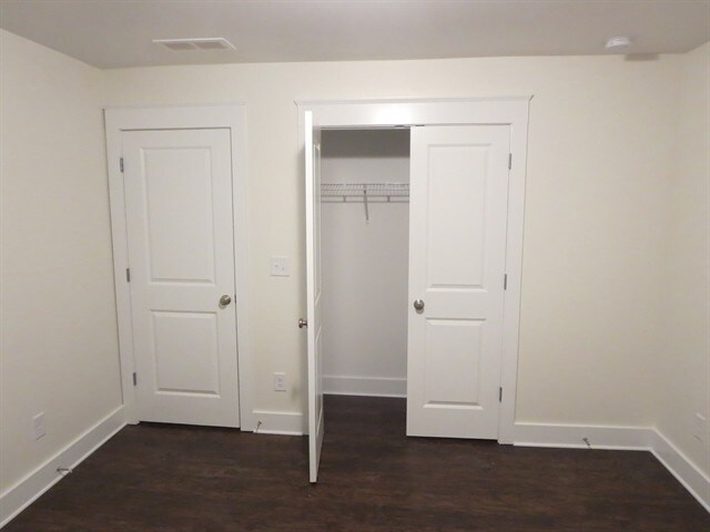 Building Photo - 1080 Adams Haven Bend