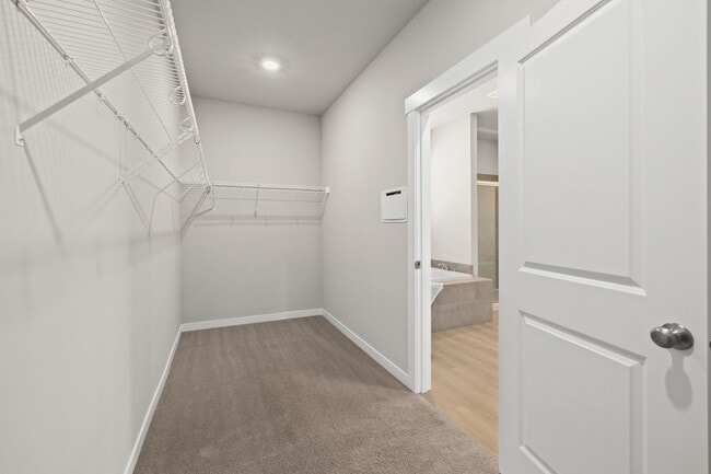 Building Photo - 4 Bedroom Home with Spacious Fully Fenced ...