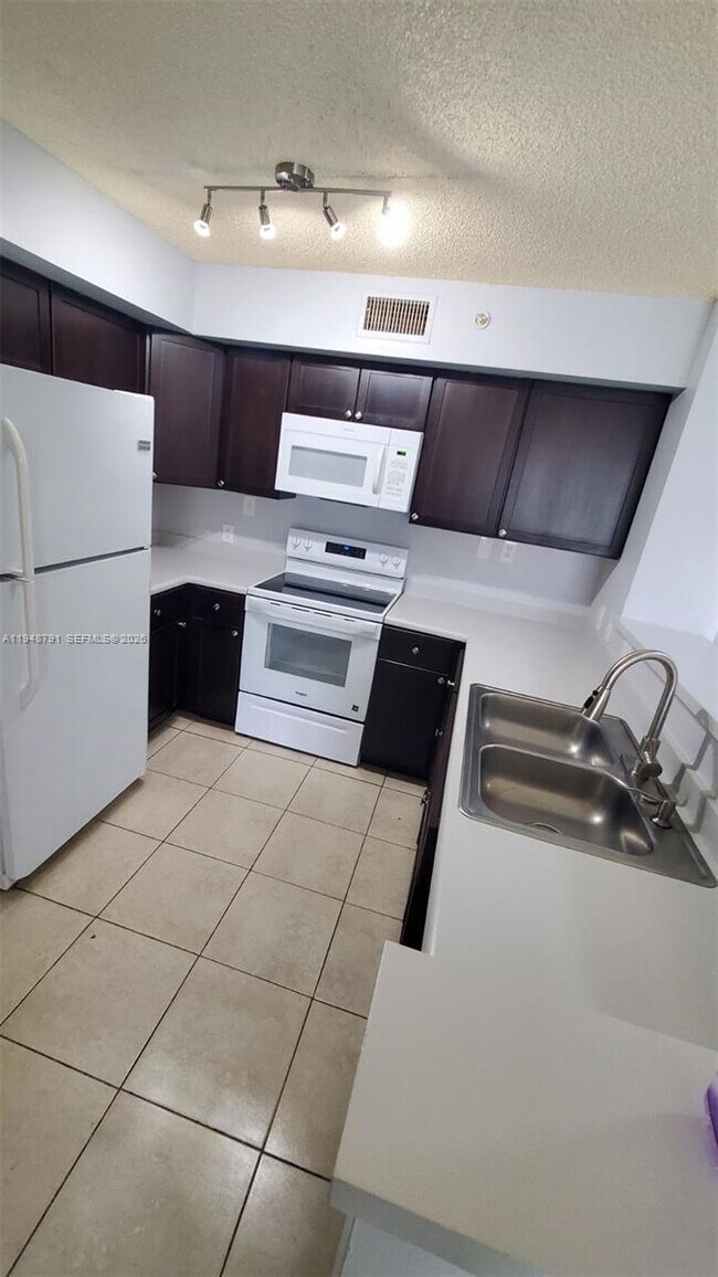 Building Photo - 7888 Sonoma Springs Cir