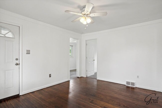 Building Photo - $1,200 - 3 Bed / 1 Bath House in Eastpointe