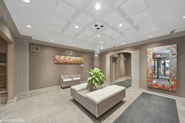 Building Photo - 750 Pearson St