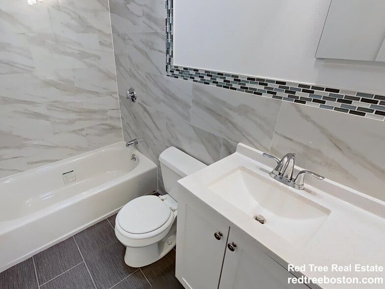 Building Photo - 47 Cameron St