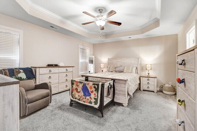 Building Photo - STUNNING & SPACIOUS 4 BR | 2.5 BA 2-Story *Pikeville School District*