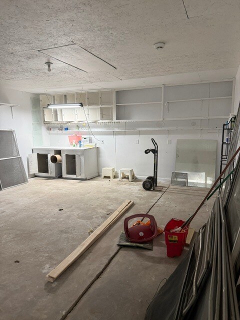Building Photo - 606 Cardinal St