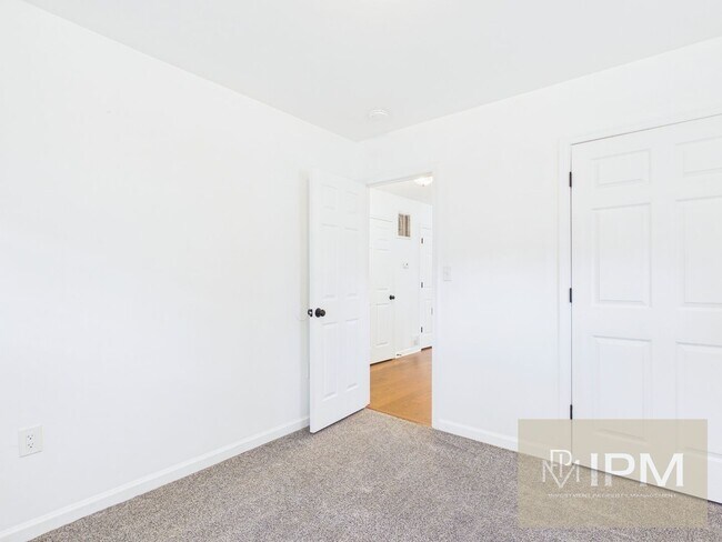 Building Photo - Bright 2 Bedroom, 1 Bath Ranch Style Home in Harrisburg, Pa!