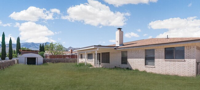 Building Photo - 4652 R L Shoemaker Dr