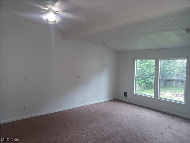 Building Photo - 551 Moherman Ave