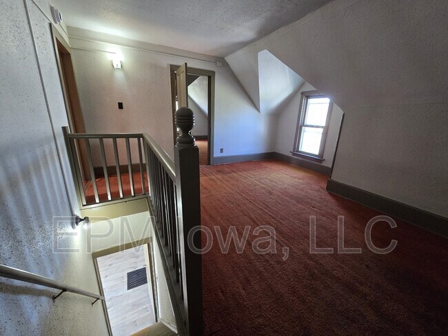 Building Photo - 333 Cottage St