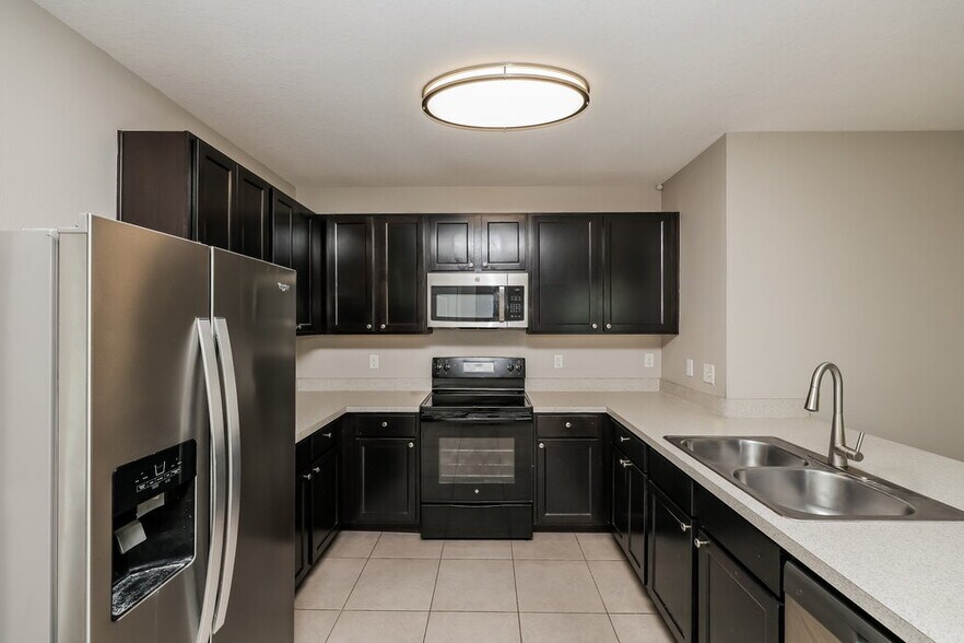 Building Photo - 10540 Whispering Hammock Dr