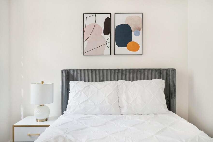 Building Photo - 45 E 33rd St